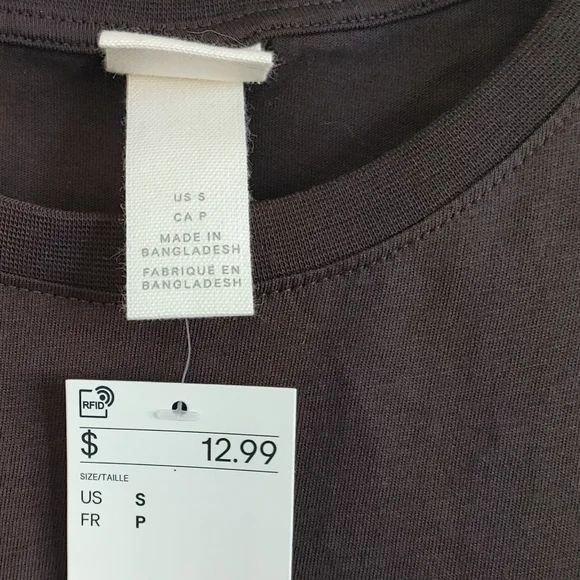 NWT Graphic tee - Picture 3 of 3